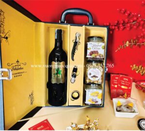 Hộp quà tết 2023 mẫu 105