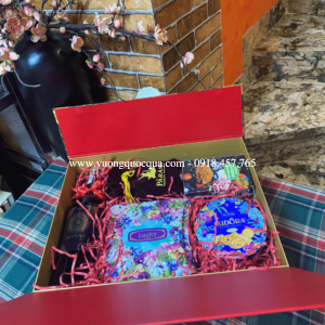 hộp quà tết 2024